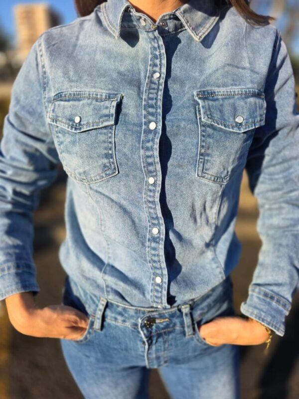 Camisa-denim-color-medio-1