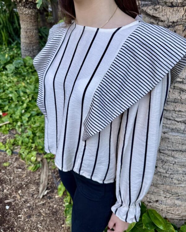 Blusa Rayas volante - Imagen 2