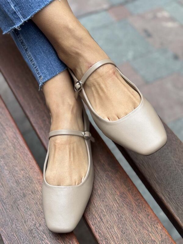 Merceditas Corina en color taupe