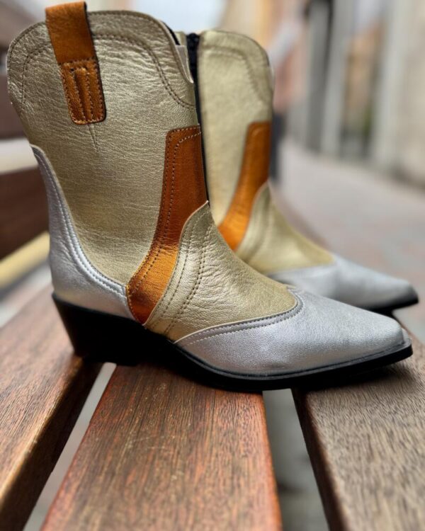 Botas tricolor piel metalizada - Imagen 2