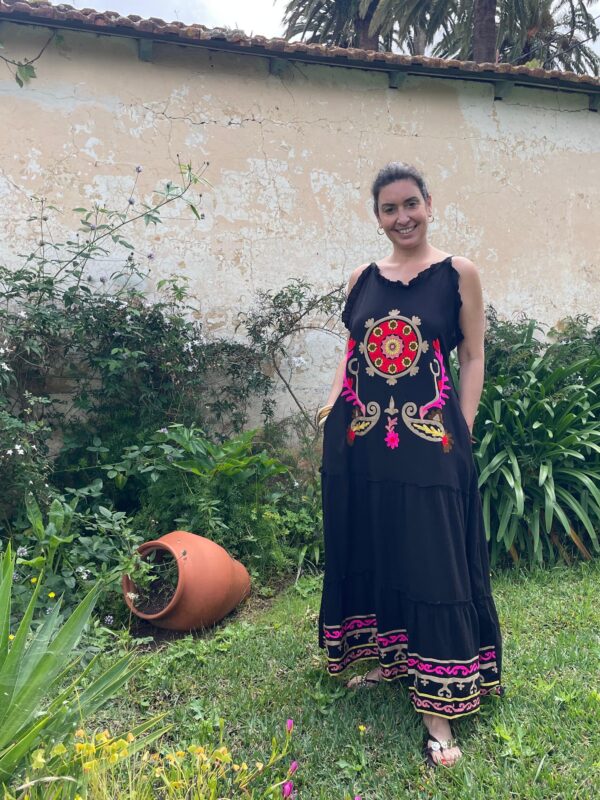 Vestido Nilo  en negro con bordado